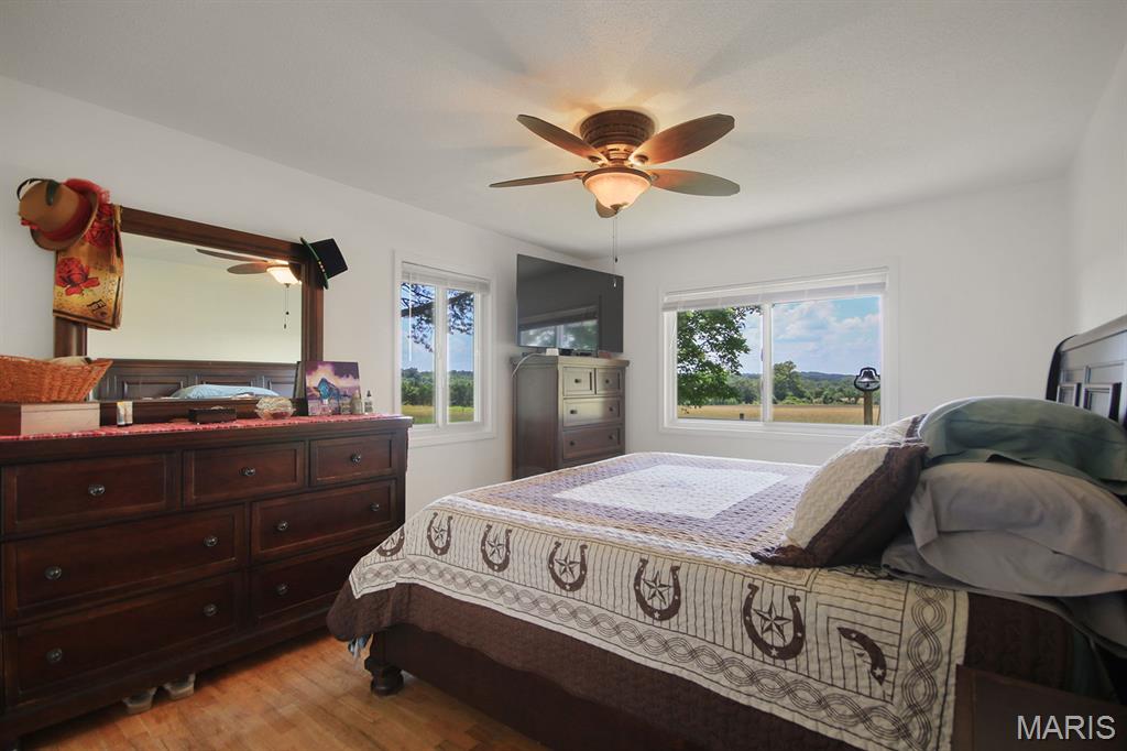 31337 Hudson Road Lebanon, MO 65536 - Photo 37 of 85