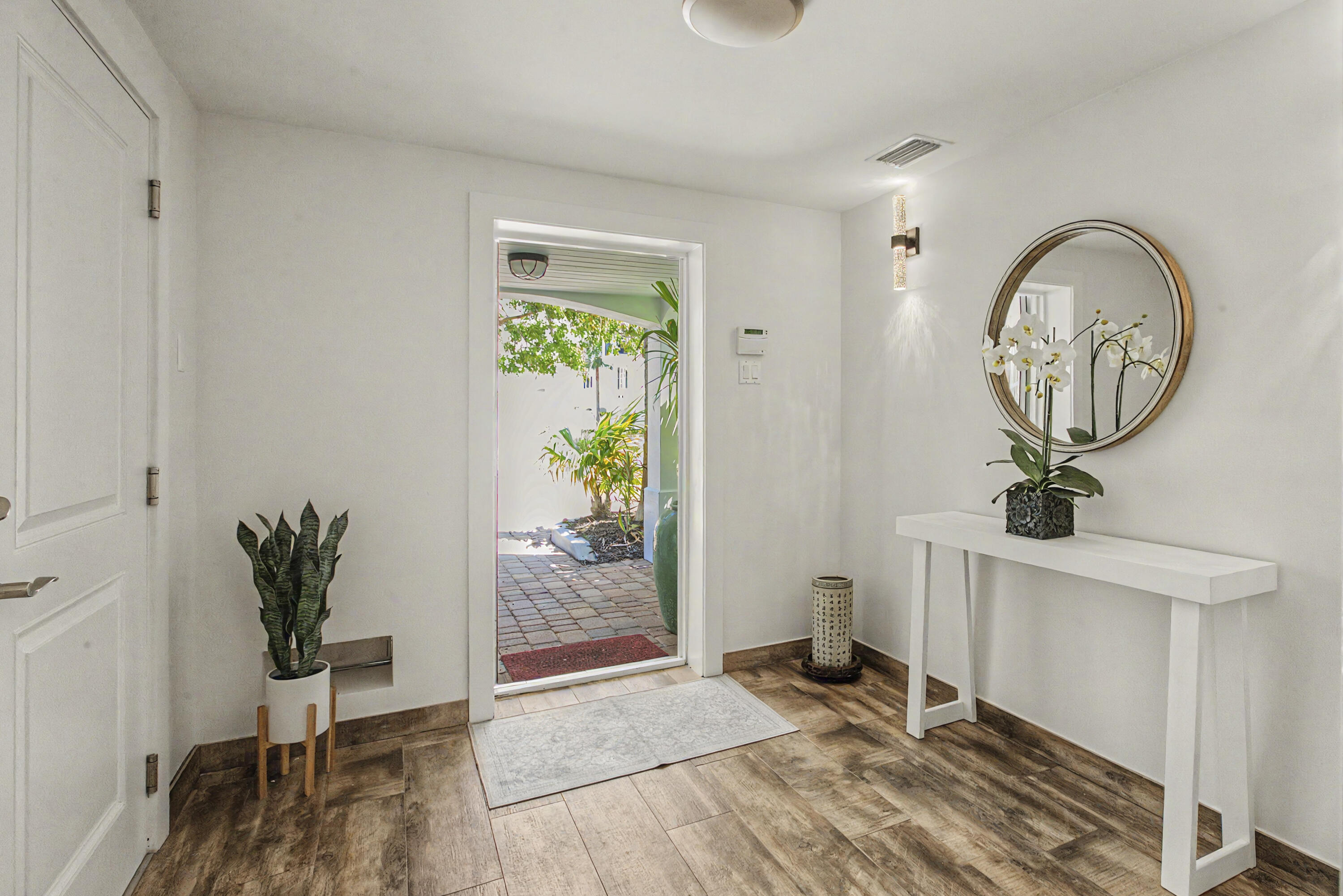 119 Simonton Street Key West, FL 33040 - Photo 8 of 48 Entrance Foyer