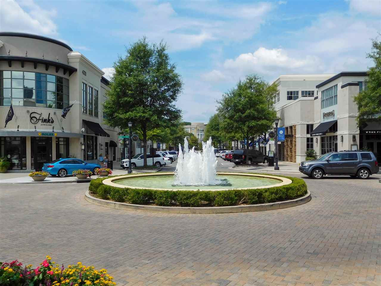 616 Purdue Street Raleigh, NC 27609 - Photo 29 of 30 Convenient to North Hills Mall