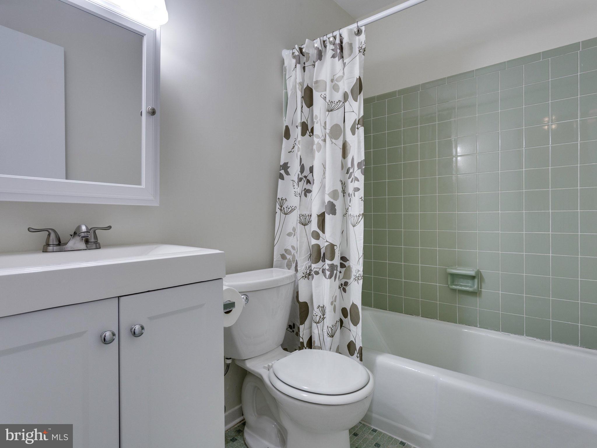 5457 Calvin Court Springfield, VA 22151 - Photo 15 of 30 Upper Level Hall Bath