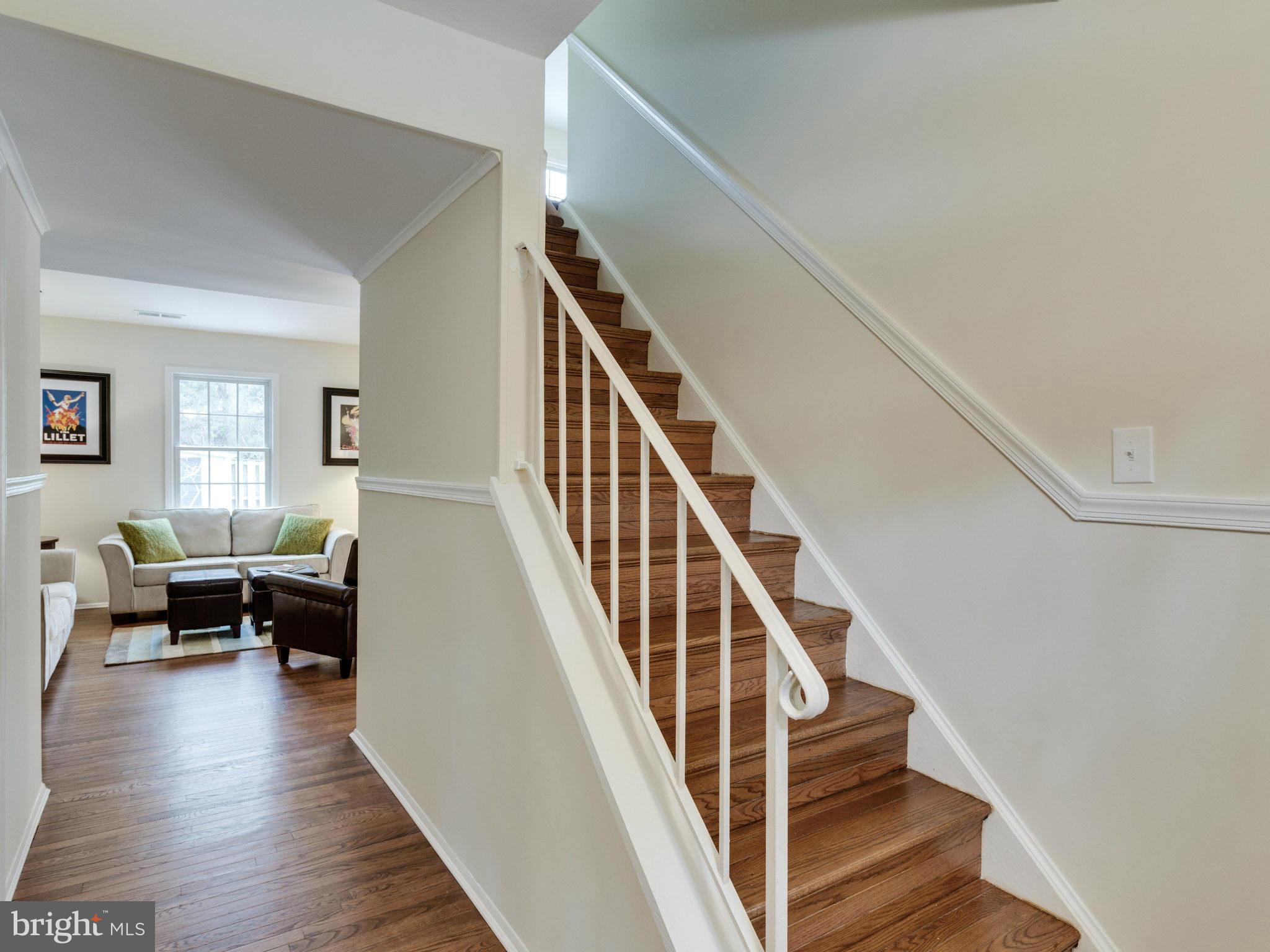 5457 Calvin Court Springfield, VA 22151 - Photo 3 of 30 Steps to upper level