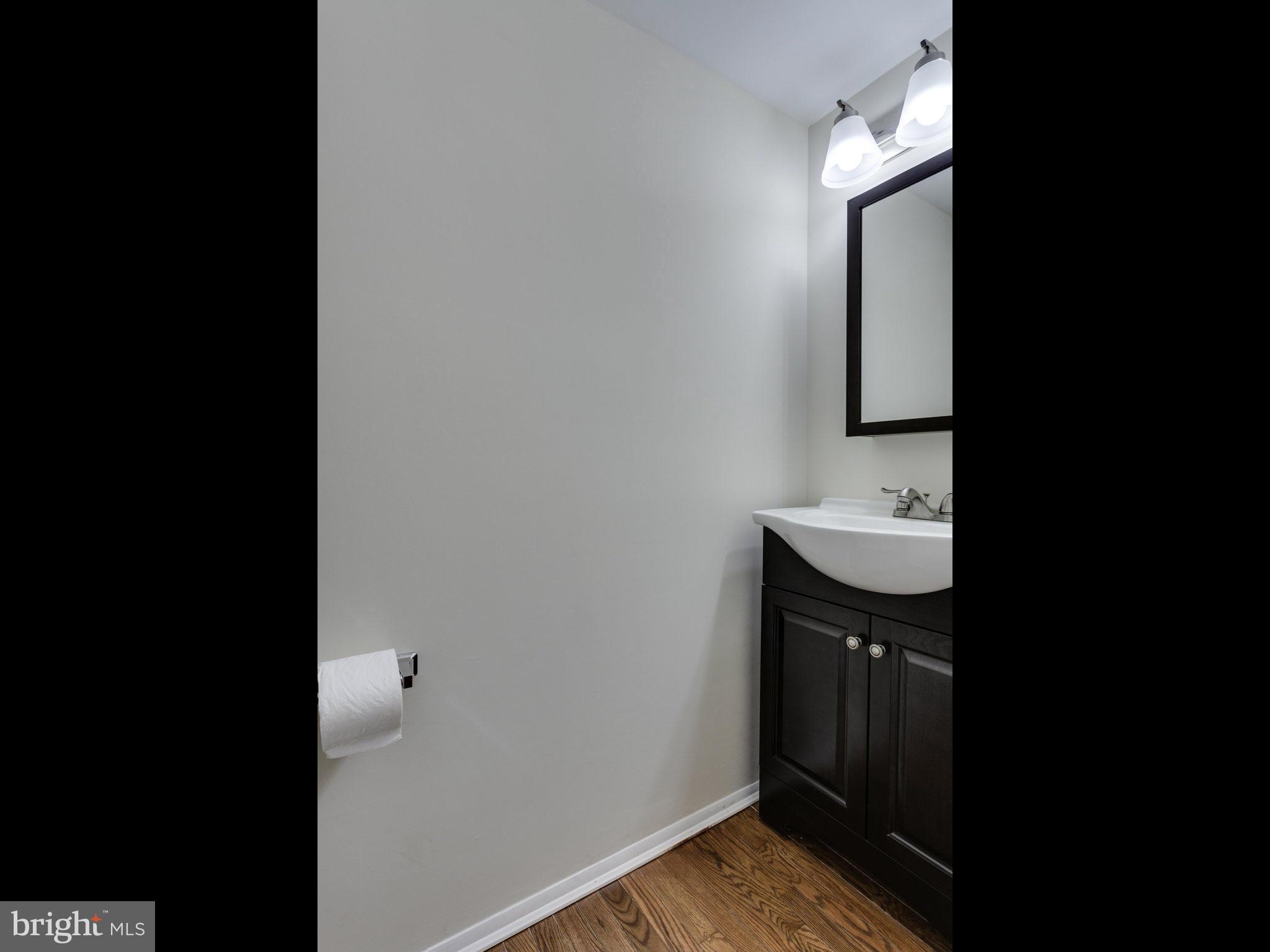 5457 Calvin Court Springfield, VA 22151 - Photo 9 of 30 Main lvl half bath