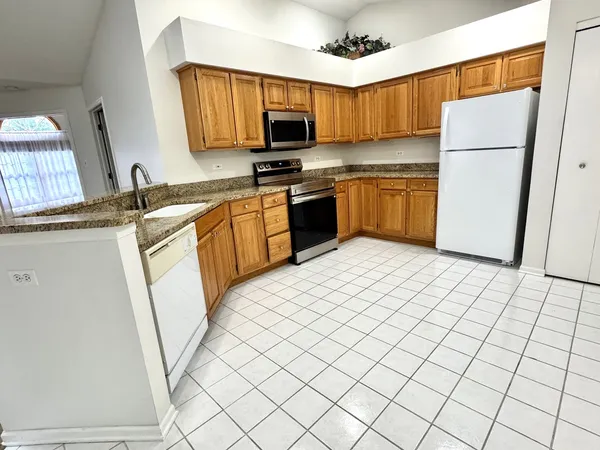 $2,850 | 403 Feldner Court, Palos Heights, IL 60463