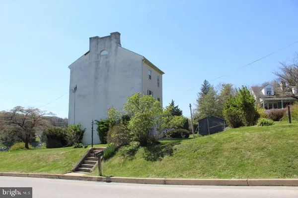 $379,000 | 281 Matsonford Road, Conshohocken, PA 19428