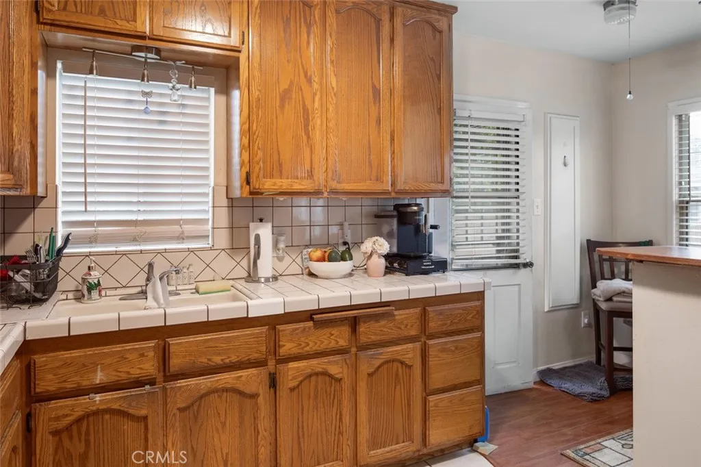 2410 Termino Avenue Long Beach, CA 90815 - Photo 12 of 15