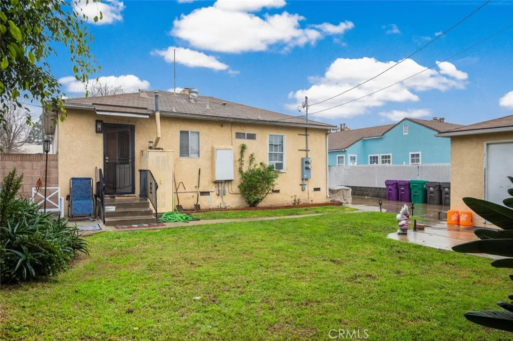 2410 Termino Avenue Long Beach, CA 90815 - Photo 4 of 15