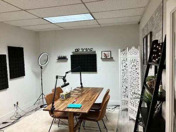 $21 | 290 Southwest 12th Avenue, Pompano Beach, FL 33069