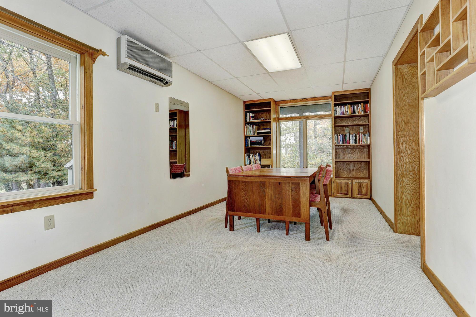 1096 Long Valley Road Westminster, MD 21158 - Photo 20 of 28 Library