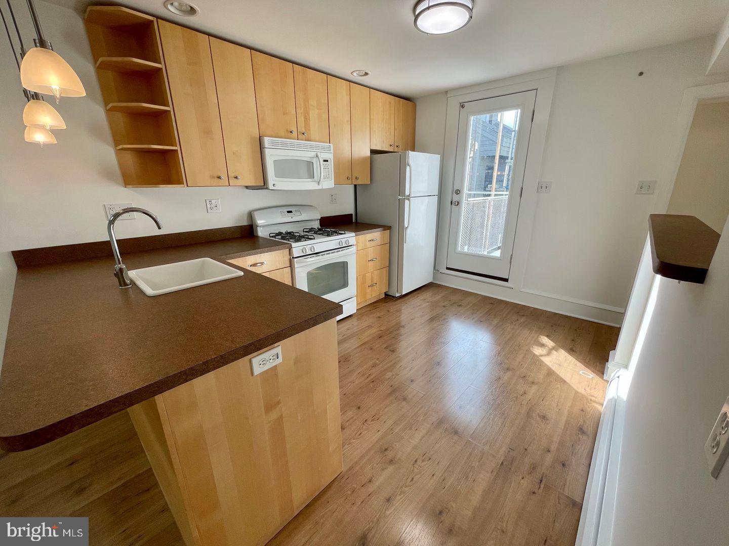 726 South 2nd Street, Unit 2 Philadelphia, PA 19147 - Photo 3 of 10
