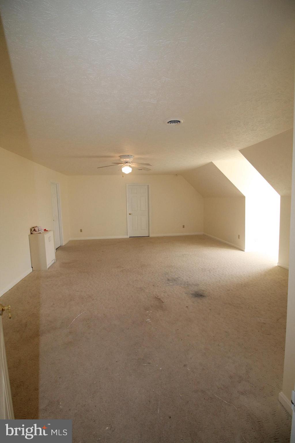 301 Huntersridge Road Winchester, VA 22602 - Photo 26 of 51 Large bonus room off of back, upper-level bedroom
