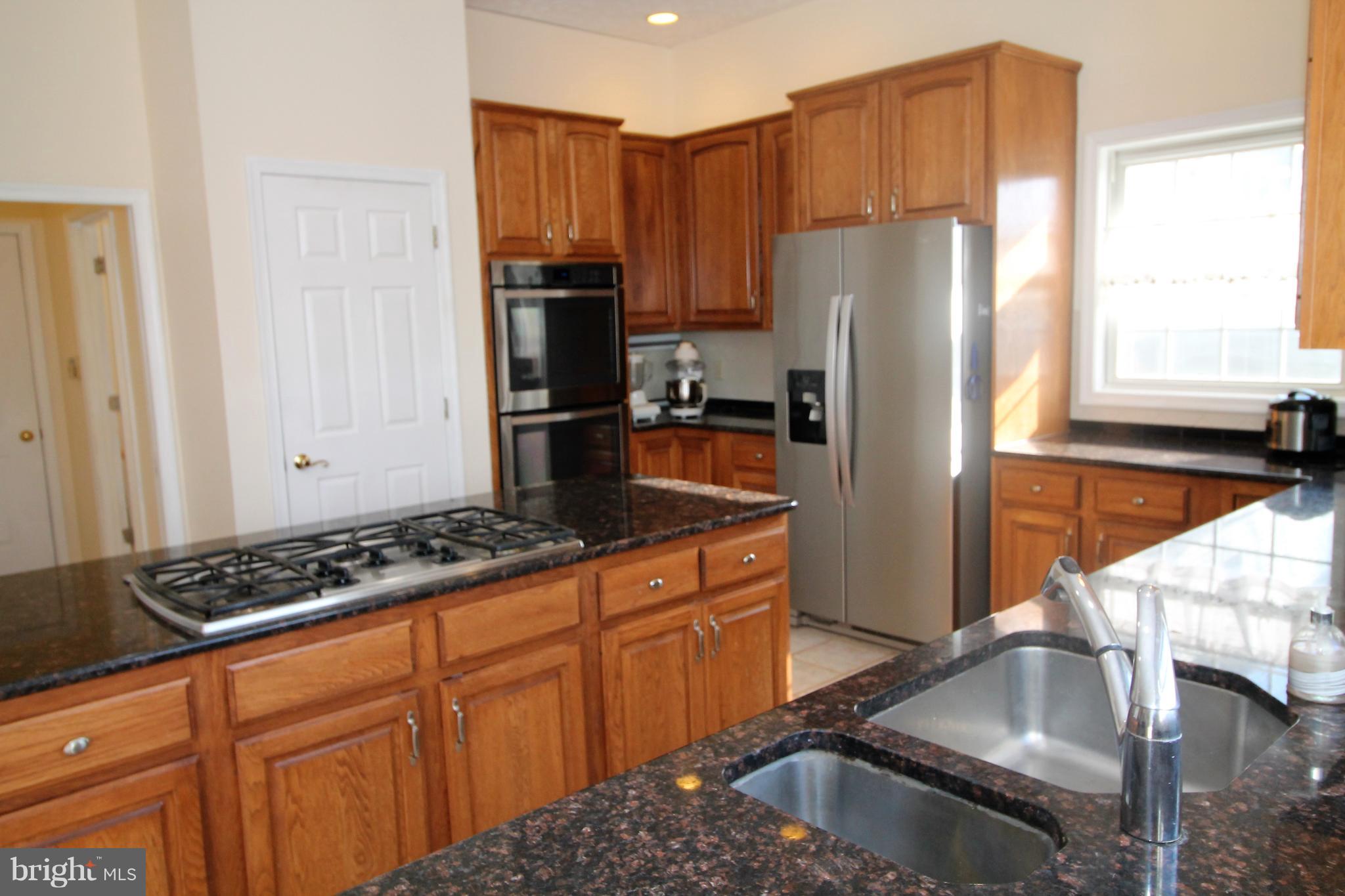 301 Huntersridge Road Winchester, VA 22602 - Photo 4 of 51 New double ovens in kitchen.