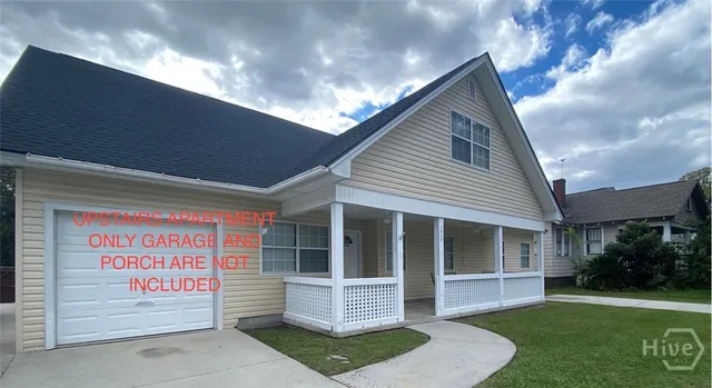 $1,450 | 1315 B Bonaventure Road, Unit UPSTAIRS, Savannah, GA 31404