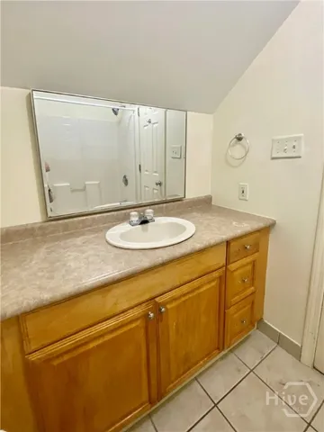 $1,450 | 1315 B Bonaventure Road, Unit UPSTAIRS, Savannah, GA 31404
