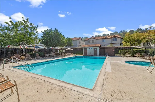 $530,000 | 24320 Sylvan Glen Road, Unit E, Diamond Bar, CA 91765