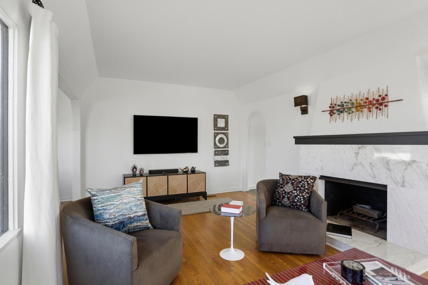 115 1st Street Pacific Grove, CA 93950 - Photo 7 of 31