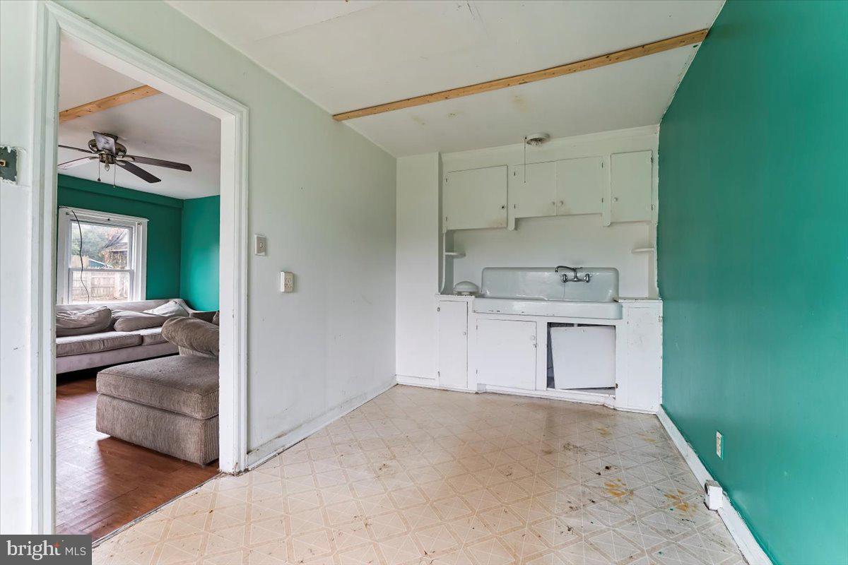 177 New Garden Road Avondale, PA 19311 - Photo 12 of 37 Lower Unit 2 - Kitchen