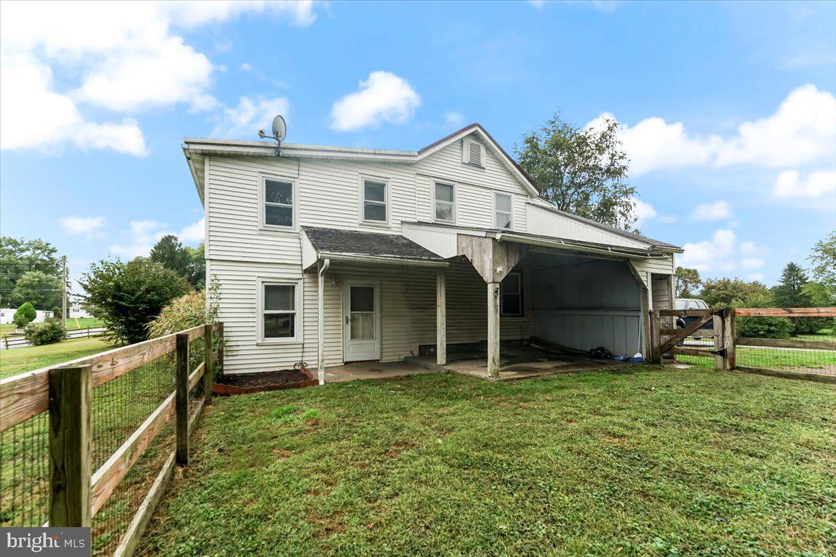 177 New Garden Road Avondale, PA 19311 - Photo 24 of 37 Lower Unit 1 - Fenced-In Yard