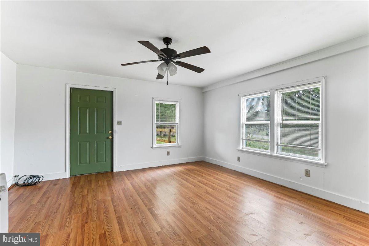 177 New Garden Road Avondale, PA 19311 - Photo 3 of 37 Lower Unit 1 - Living Room
