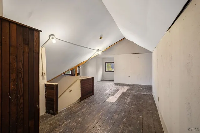 $299,000 | 109 Avondale Place, Syracuse, NY 13210