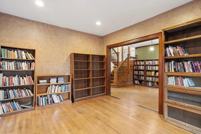 $299,000 | 109 Avondale Place, Syracuse, NY 13210