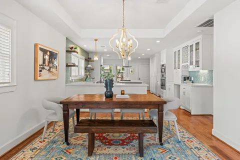 $799,900 | 125 North Street, Houston, TX 77009