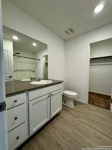 a view of empty room with window