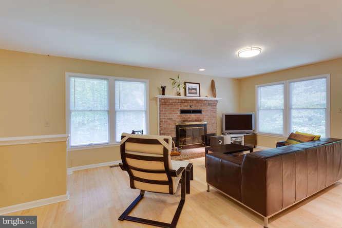 1716 Mountain Road Haymarket, VA 20169 - Photo 18 of 30 Family Room