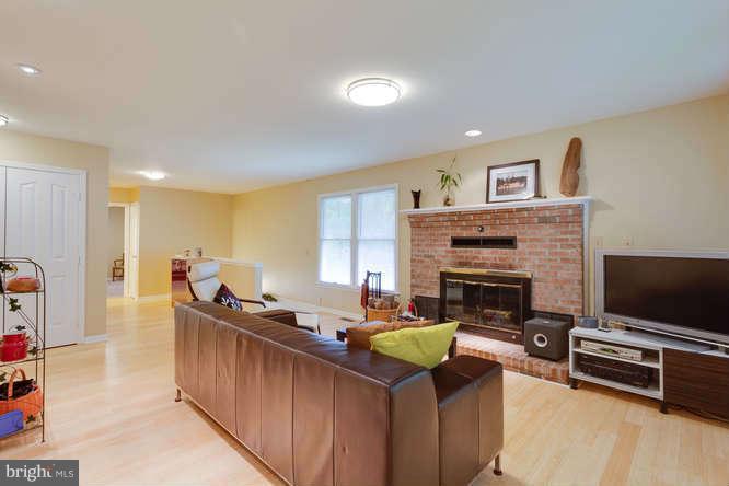 1716 Mountain Road Haymarket, VA 20169 - Photo 10 of 30 Family Room