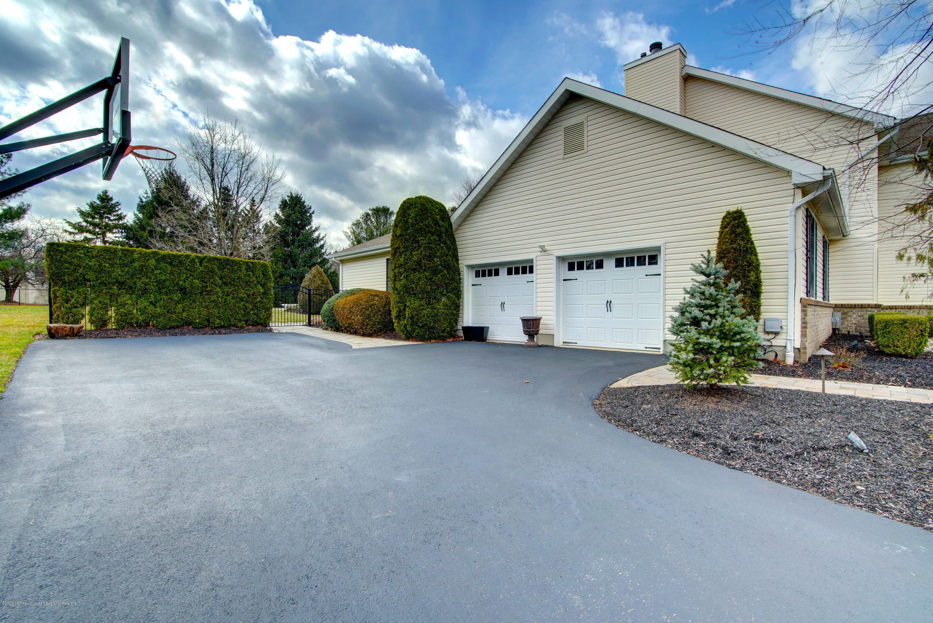 4 Russell Road Freehold, NJ 07728 - Photo 41 of 45 Oversized driveway