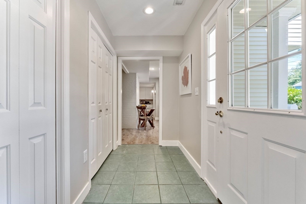 29 Virginia Road Natick, MA 01760 - Photo 3 of 28 Gallery Image 3