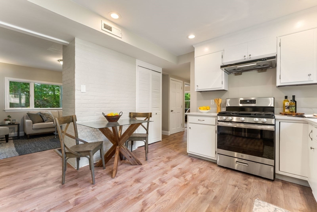 29 Virginia Road Natick, MA 01760 - Photo 5 of 28 Gallery Image 5