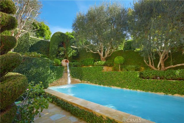 a view of an entryway