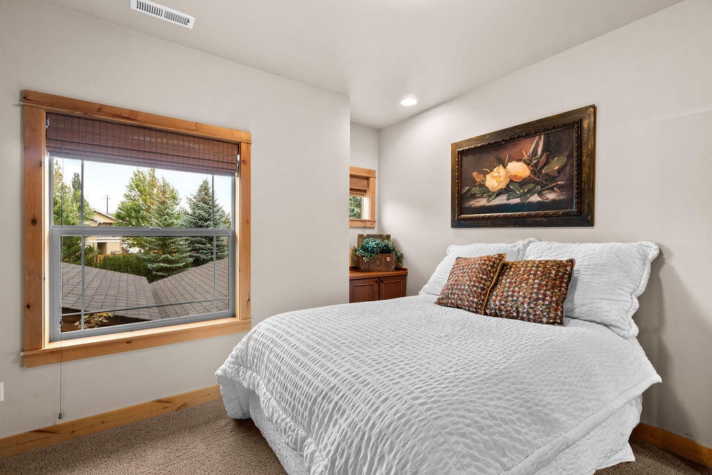 913 Southwest Vantage Point Way Bend, OR 97702 - Photo 36 of 59 DSC03333