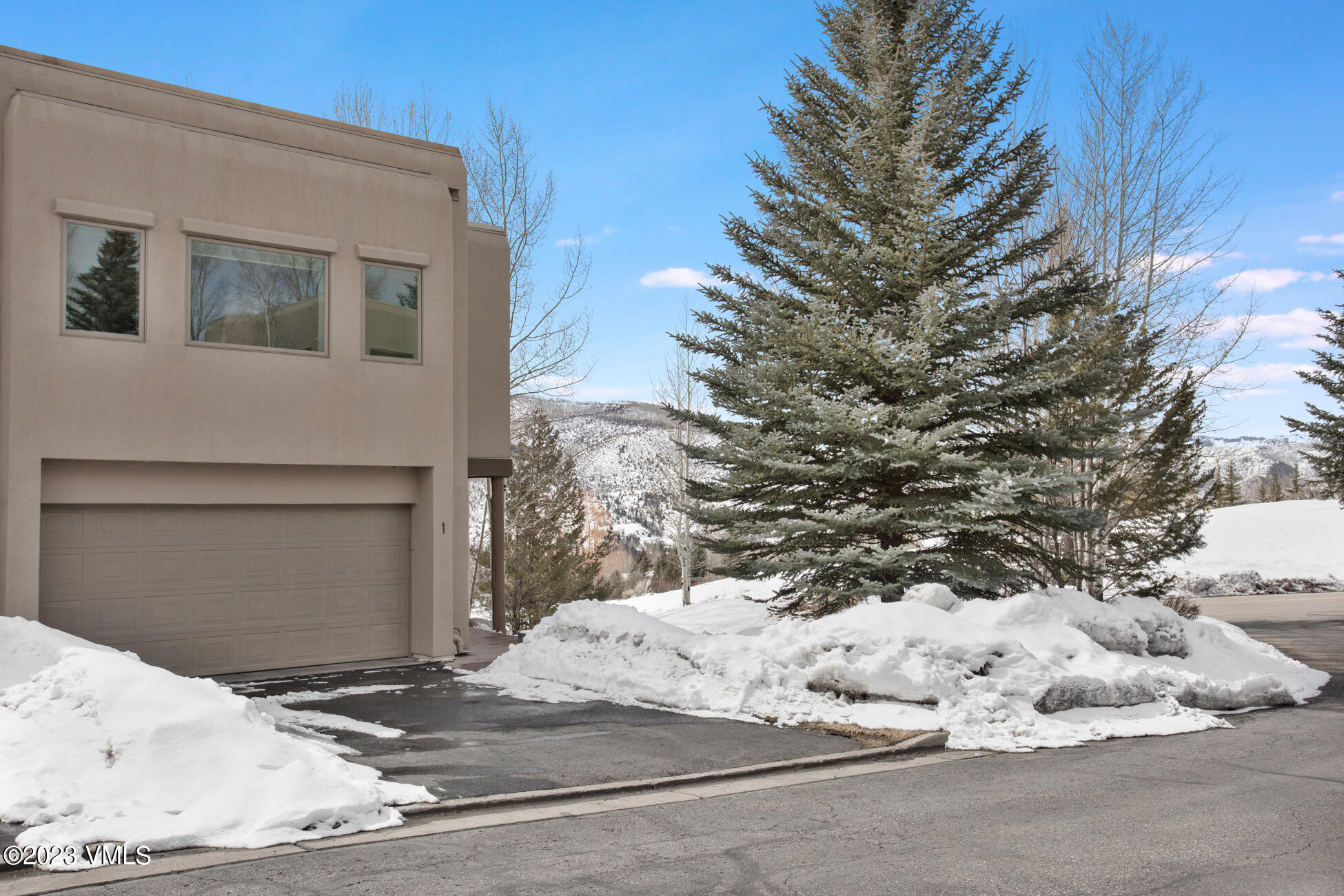 751 Singletree Road, Unit 1 Edwards, CO 81632 - Photo 16 of 16 a view of white house
