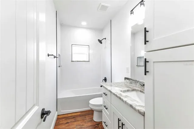 a bathroom with a tub