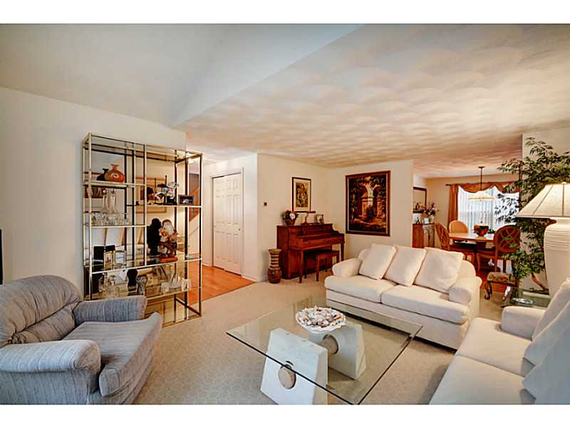 6 Pickering Drive Westerly, RI 02891 - Photo 4 of 25 Living Room.