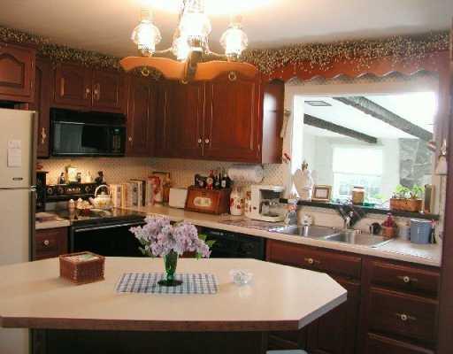 320 Frye Farm Road Greensburg, PA 15601 - Photo 3 of 8 Kitchen.