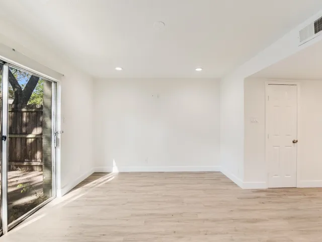 $1,950 | 3816 Southway Drive, Unit 101, Austin, TX 78704