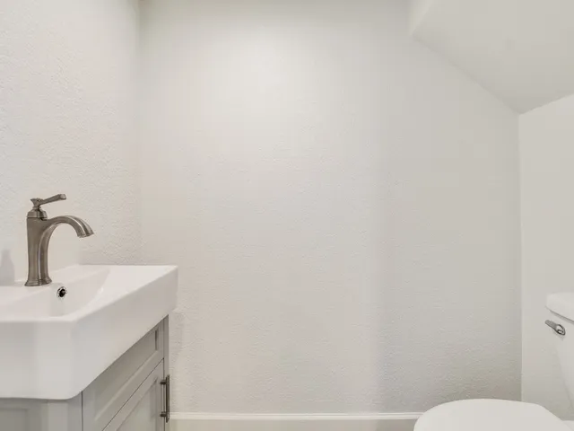 $1,950 | 3816 Southway Drive, Unit 101, Austin, TX 78704