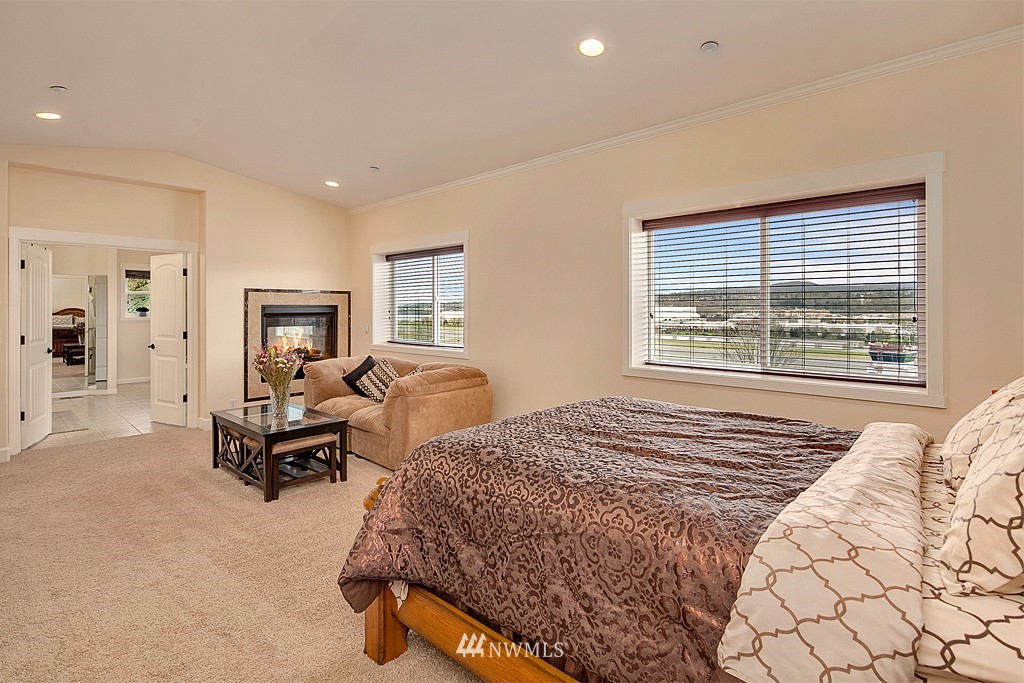 102 Northwest 6th Street Renton, WA 98057 - Photo 15 of 20