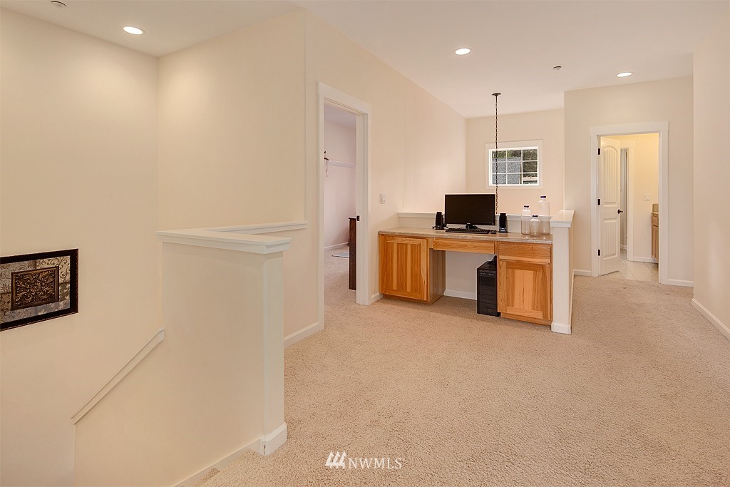 102 Northwest 6th Street Renton, WA 98057 - Photo 19 of 20