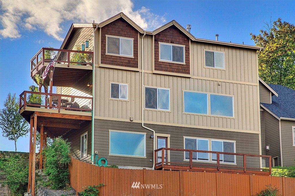 102 Northwest 6th Street Renton, WA 98057 - Photo 4 of 20