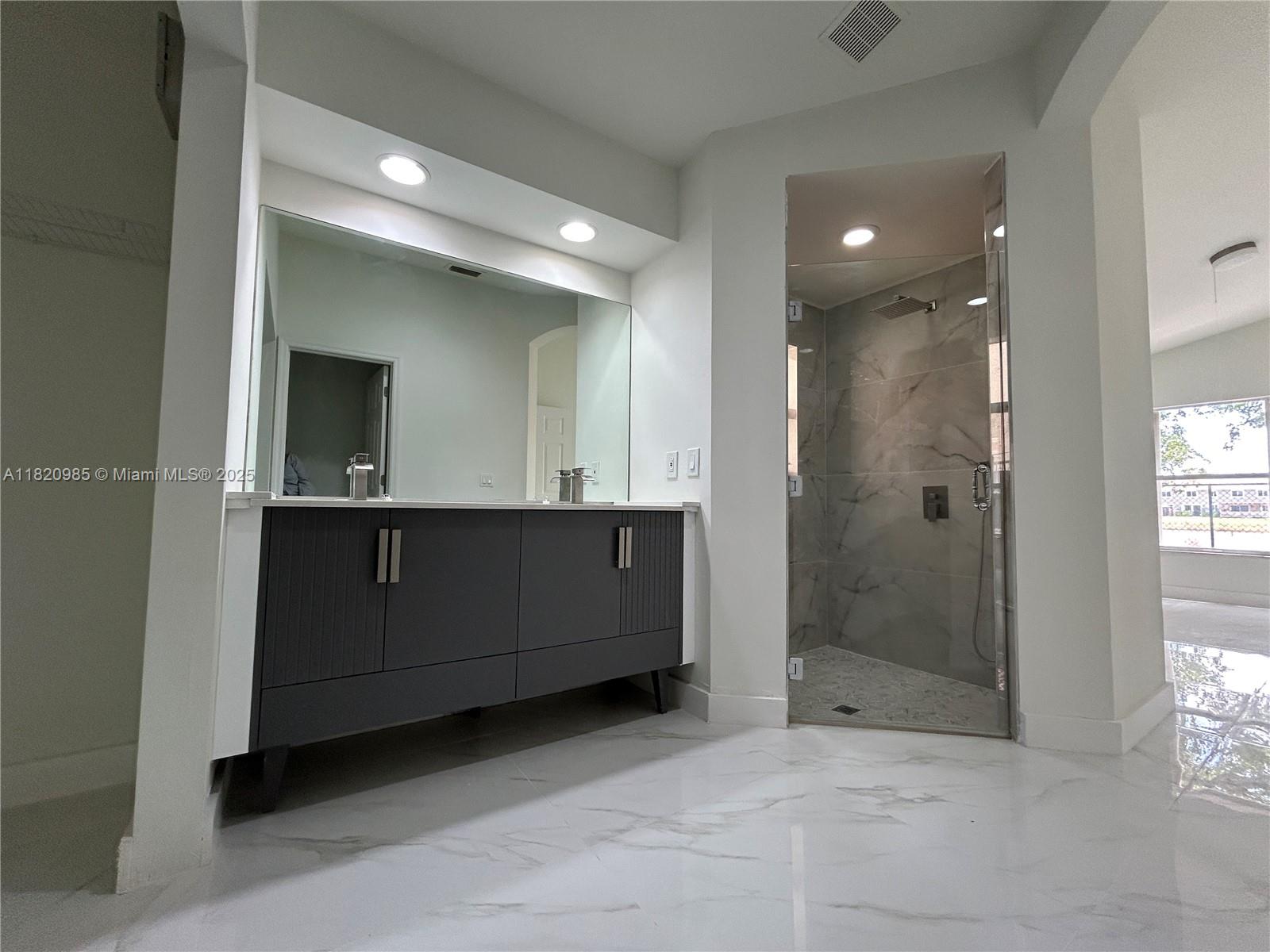 1507 Southeast 20th Road Homestead, FL 33035 - Photo 6 of 9