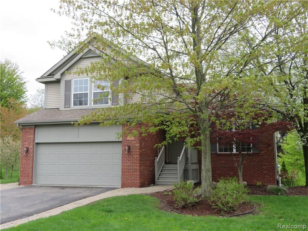 2576 Ravineside South Howell, MI 48843 - Photo 2 of 34