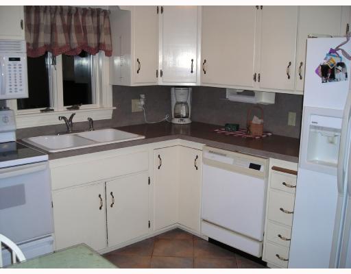 18 Sir Charles Road Lincoln, RI 02865 - Photo 3 of 8 Kitchen.
