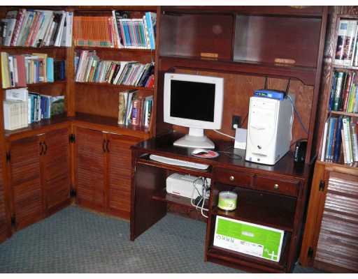 18 Sir Charles Road Lincoln, RI 02865 - Photo 7 of 8 Studio/Study/Office.