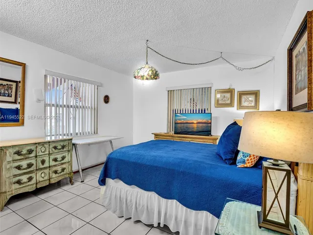 $265,000 | 1750 West 46th Street, Unit 404, Hialeah, FL 33012