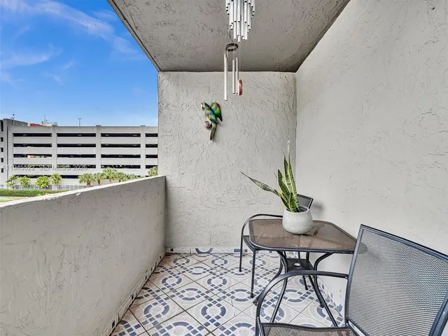 $265,000 | 1750 West 46th Street, Unit 404, Hialeah, FL 33012