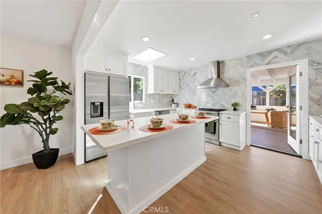 $5,200 | 302 Cleveland Drive, Huntington Beach, CA 92648