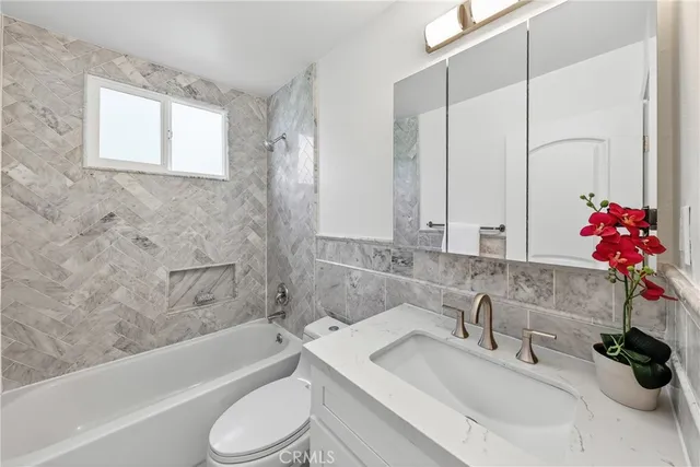 $5,200 | 302 Cleveland Drive, Huntington Beach, CA 92648